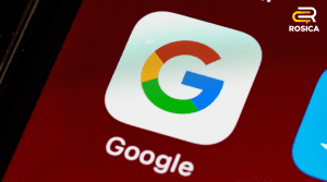 Phone screen zoomed in on Google's app icon.